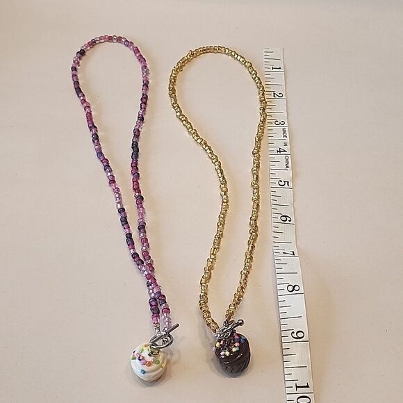 Cupcake Necklaces Beaded White and Chocolate - Picture 3 of 4